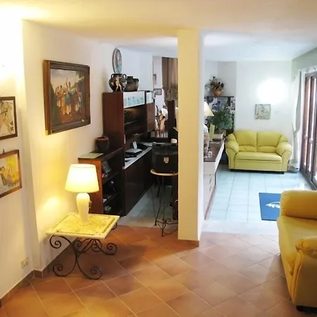 Eden アパートホテル 3*