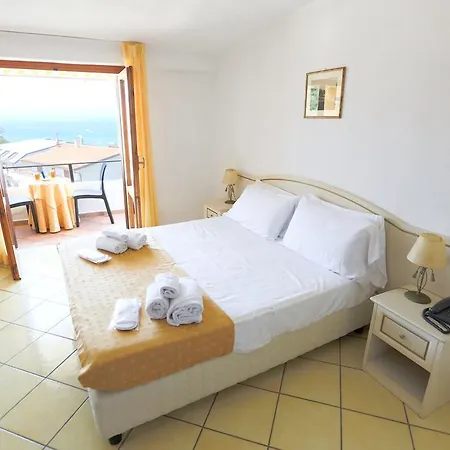 Appart hôtel Eden 3*